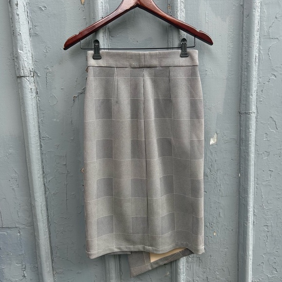 Leze the label Laurina skirt, small - Picture 3 of 8